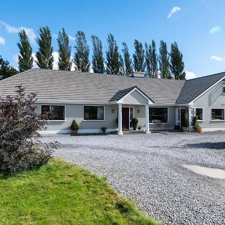 Ely House Nocleg ze śniadaniem 3*