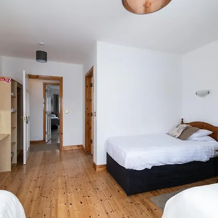 Bed and Breakfast Ely House