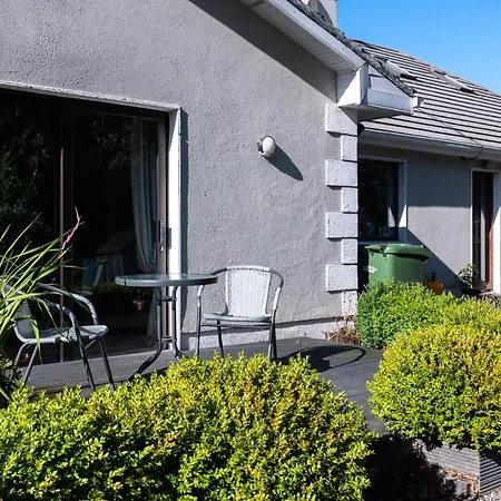 Bed and Breakfast Ely House