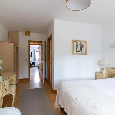 Ely House Bed & Breakfast *