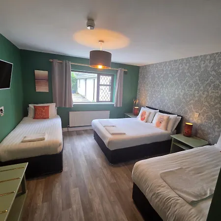 Ely House 3*