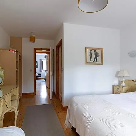 Ely House 3*