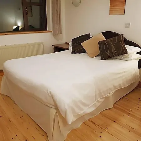 Ely House 3*