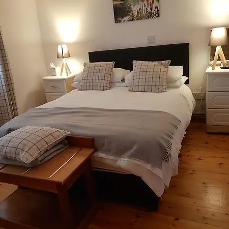 Bed and Breakfast Ely House