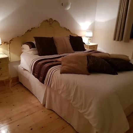 Ely House Bed & Breakfast *